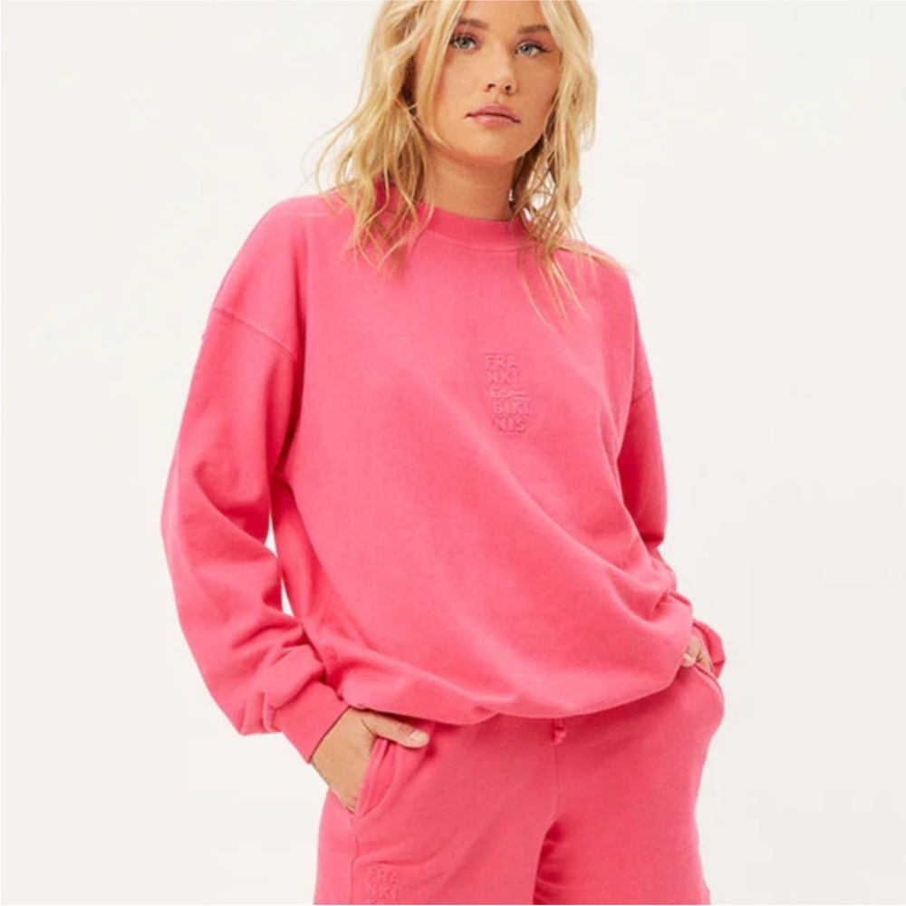 Frankie’s bikini Crewneck with lettering on front #frankies #frankiesbikini